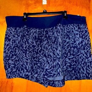 Athleta Trekkie North Printed navy shorts size 22 new with tags‎